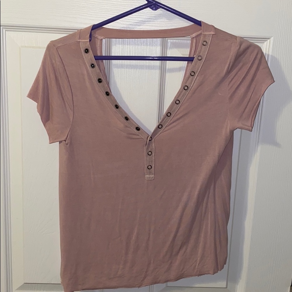 American Eagle pink tee